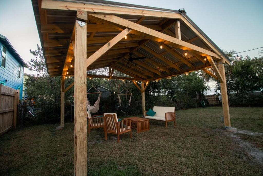 Seas The Day - 4 Blocks To The Beach, Restaurant, And Bar District - Great Deck And Outdoor Space!! Jacksonville Beach Dış mekan fotoğraf